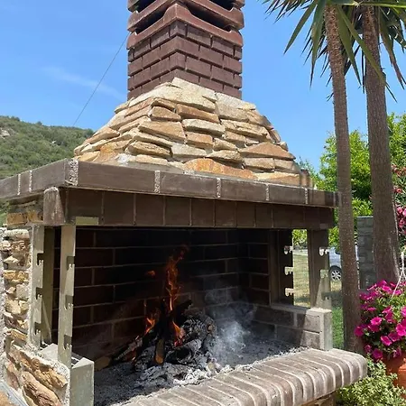 Backyard בית נופש *