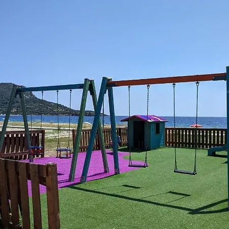 Backyard בית נופש *