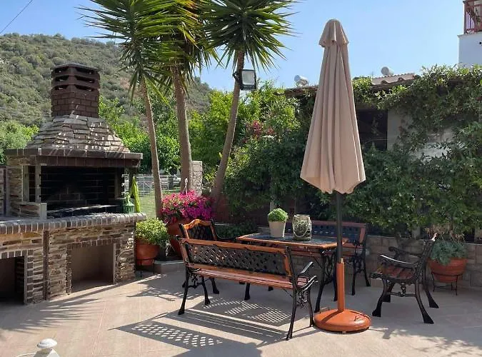 Backyard Toróni