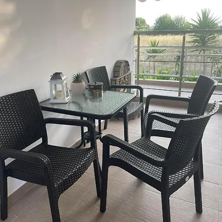 Backyard * Торони